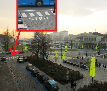 A Torino Porta Susa invece che STOP hanno scritto STPO