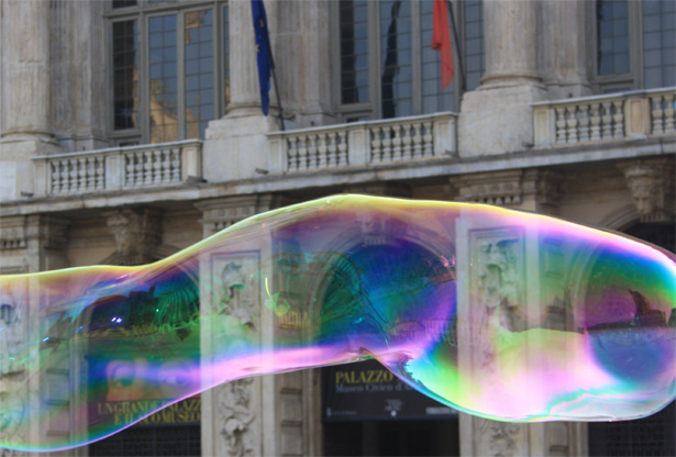 Una bolla panoramica davanti a palazzo Madama
